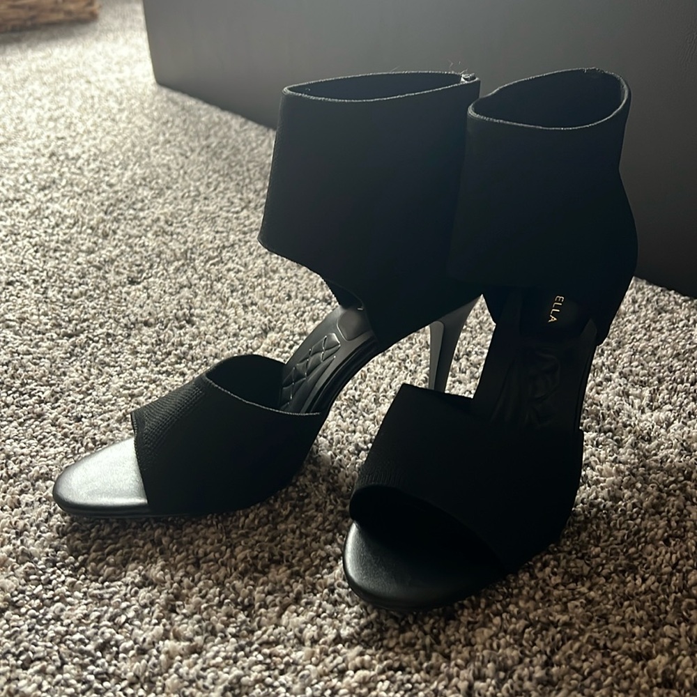 Newbella pumps